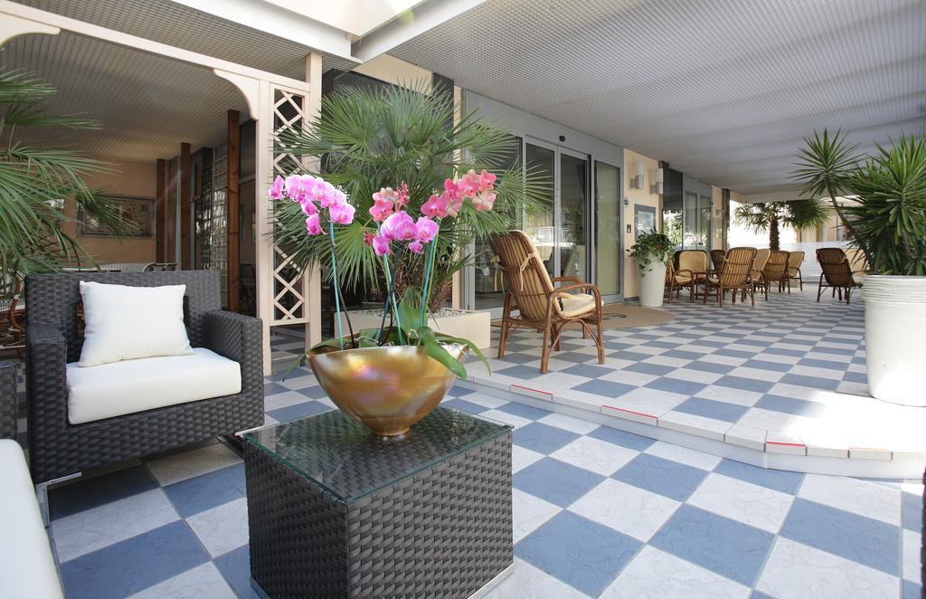 Hotel Venezia Rimini Kültér fotó